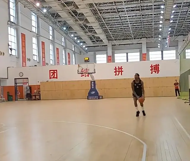 篮球训练新闻稿_0
